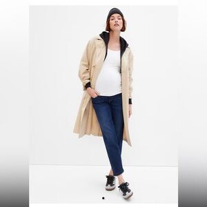 GAP MATERNITY FULL PANEL ADJUSTABLE WAIST GIRLFRIEND JEAN. Great Condition!